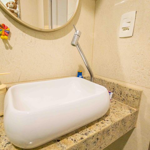 Casa de condomínio à venda com 270m², 4 quartos e 2 vagas Casa de condomínio à venda com 270m², 4 quartos e 2 vagasBanheiro da Suíte 3
