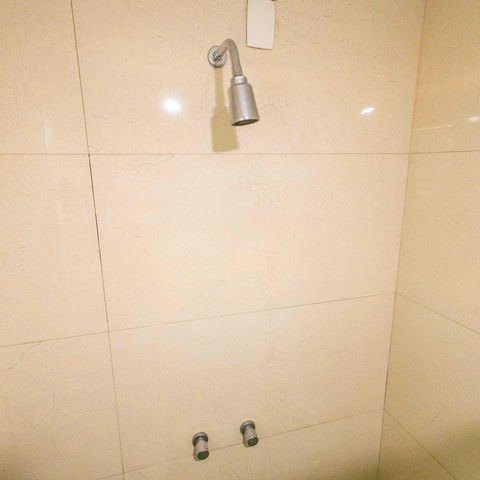 Casa de condomínio à venda com 270m², 4 quartos e 2 vagas Casa de condomínio à venda com 270m², 4 quartos e 2 vagasBanheiro da Suíte 1