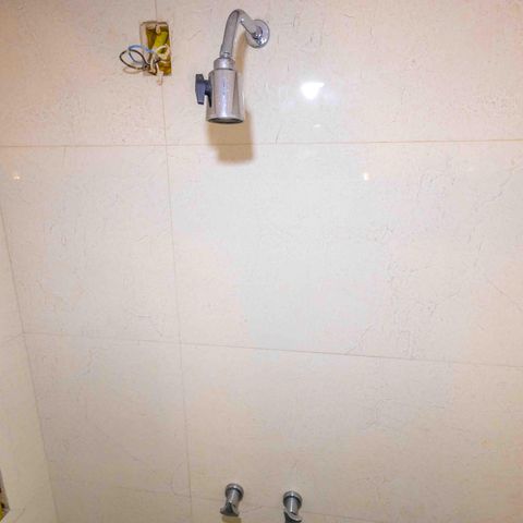 Casa de condomínio à venda com 270m², 4 quartos e 2 vagas Casa de condomínio à venda com 270m², 4 quartos e 2 vagasBanheiro da Suíte 2