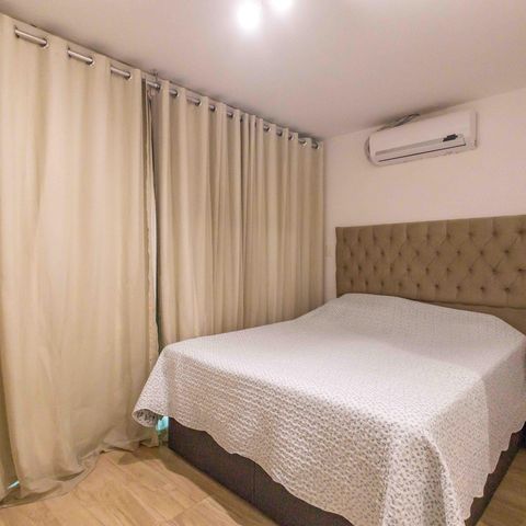Casa de condomínio à venda com 270m², 4 quartos e 2 vagas Casa de condomínio à venda com 270m², 4 quartos e 2 vagasSuíte 1