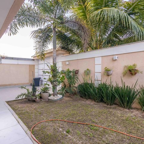 Casa de condomínio à venda com 270m², 4 quartos e 2 vagas Casa de condomínio à venda com 270m², 4 quartos e 2 vagasÁrea comum