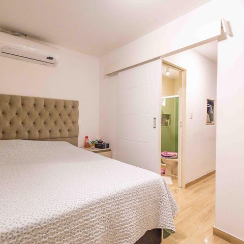 Casa de condomínio à venda com 270m², 4 quartos e 2 vagas Casa de condomínio à venda com 270m², 4 quartos e 2 vagasSuíte 1