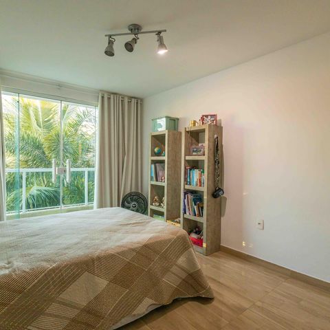 Casa de condomínio à venda com 270m², 4 quartos e 2 vagas Casa de condomínio à venda com 270m², 4 quartos e 2 vagasSuíte 2