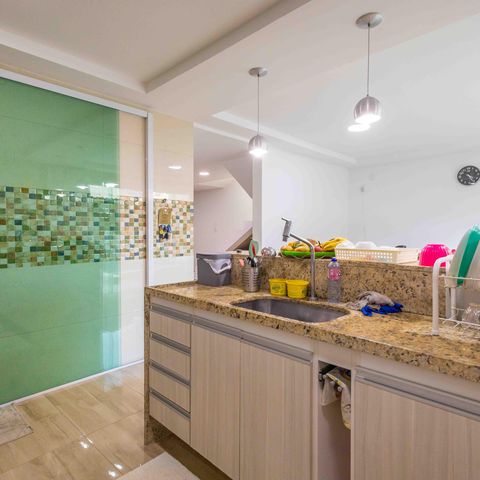 Casa de condomínio à venda com 270m², 4 quartos e 2 vagas Casa de condomínio à venda com 270m², 4 quartos e 2 vagasCozinha