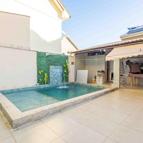 Casa de condomínio à venda com 270m², 4 quartos e 2 vagas Casa de condomínio à venda com 270m², 4 quartos e 2 vagasÁrea comum