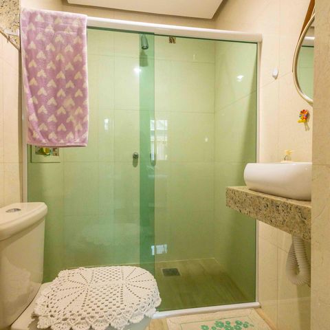 Casa de condomínio à venda com 270m², 4 quartos e 2 vagas Casa de condomínio à venda com 270m², 4 quartos e 2 vagasBanheiro da Suíte 3