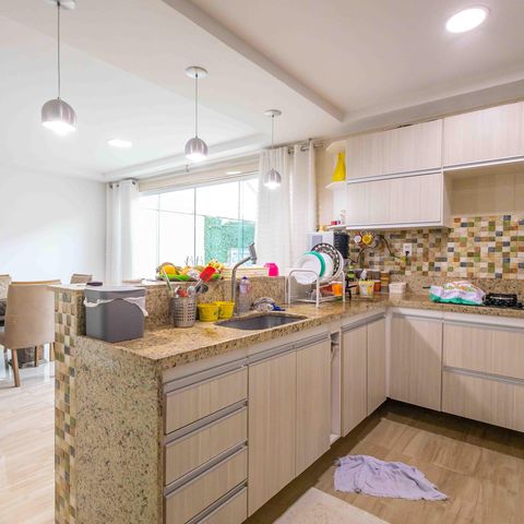 Casa de condomínio à venda com 270m², 4 quartos e 2 vagas Casa de condomínio à venda com 270m², 4 quartos e 2 vagasCozinha