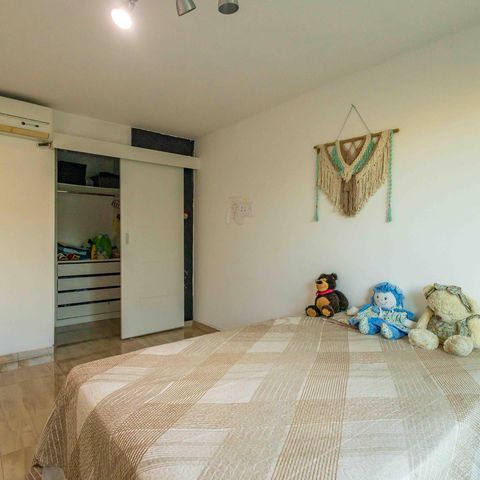 Casa de condomínio à venda com 270m², 4 quartos e 2 vagas Casa de condomínio à venda com 270m², 4 quartos e 2 vagasSuíte 2