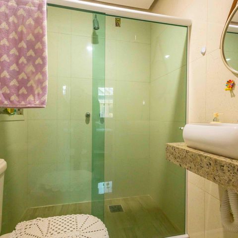 Casa de condomínio à venda com 270m², 4 quartos e 2 vagas Casa de condomínio à venda com 270m², 4 quartos e 2 vagasBanheiro da Suíte 3