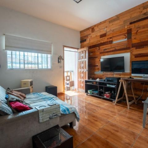 Casa à venda com 160m², 3 quartos e 2 vagas Casa à venda com 160m², 3 quartos e 2 vagasFoto 01