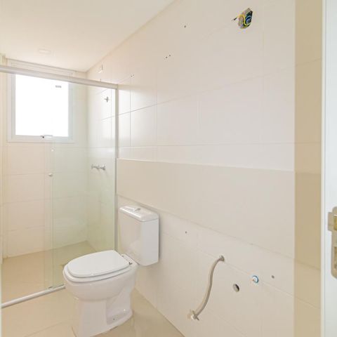 Apartamento à venda com 79m², 2 quartos e 2 vagas Apartamento à venda com 79m², 2 quartos e 2 vagasBanheiro da Suíte
