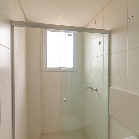 Apartamento à venda com 79m², 2 quartos e 2 vagas Apartamento à venda com 79m², 2 quartos e 2 vagasBanheiro da Suíte