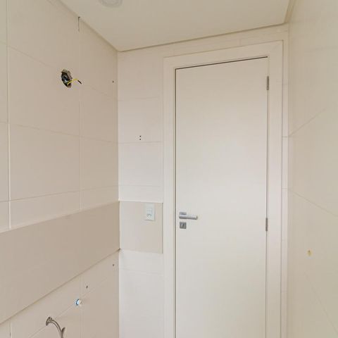Apartamento à venda com 79m², 2 quartos e 2 vagas Apartamento à venda com 79m², 2 quartos e 2 vagasBanheiro da Suíte