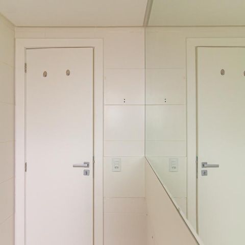 Apartamento à venda com 79m², 2 quartos e 2 vagas Apartamento à venda com 79m², 2 quartos e 2 vagasBanheiro Social