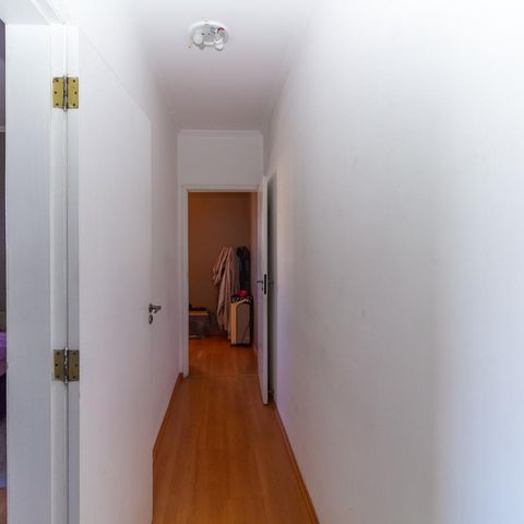Casa à venda com 220m², 4 quartos e 4 vagas Casa à venda com 220m², 4 quartos e 4 vagasCorredor dos Quartos