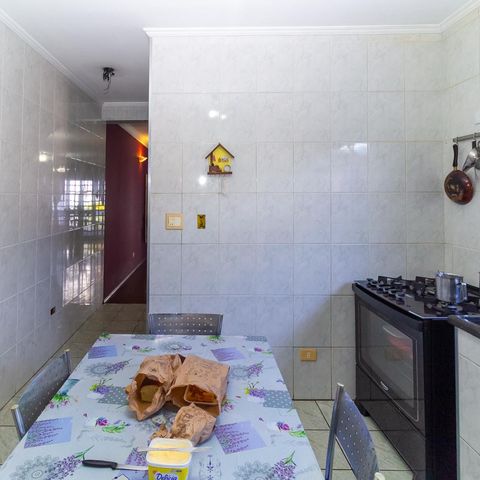 Casa à venda com 220m², 4 quartos e 4 vagas Casa à venda com 220m², 4 quartos e 4 vagasCozinha