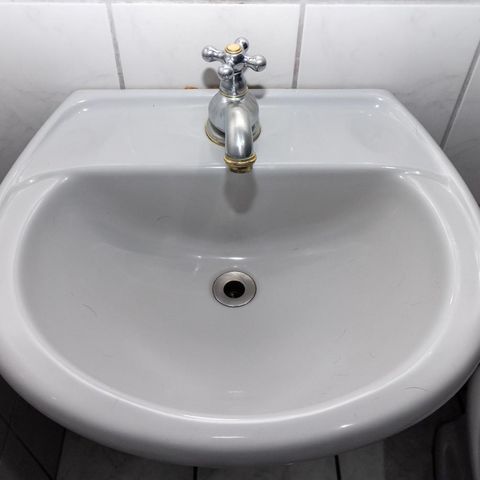 Casa à venda com 220m², 4 quartos e 4 vagas Casa à venda com 220m², 4 quartos e 4 vagasBanheiro 2