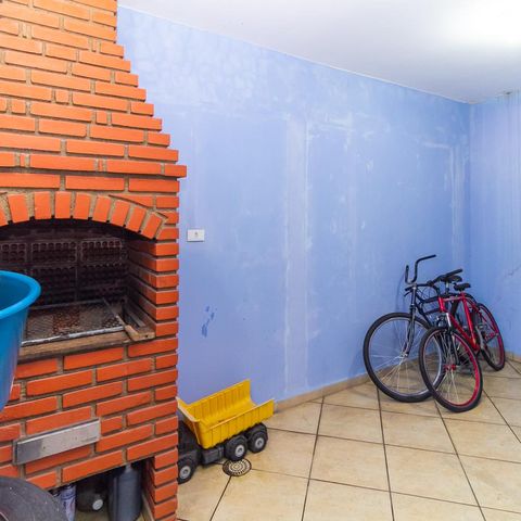 Casa à venda com 220m², 4 quartos e 4 vagas Casa à venda com 220m², 4 quartos e 4 vagasChurrasqueira