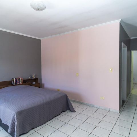 Casa à venda com 220m², 4 quartos e 4 vagas Casa à venda com 220m², 4 quartos e 4 vagasQuarto 3