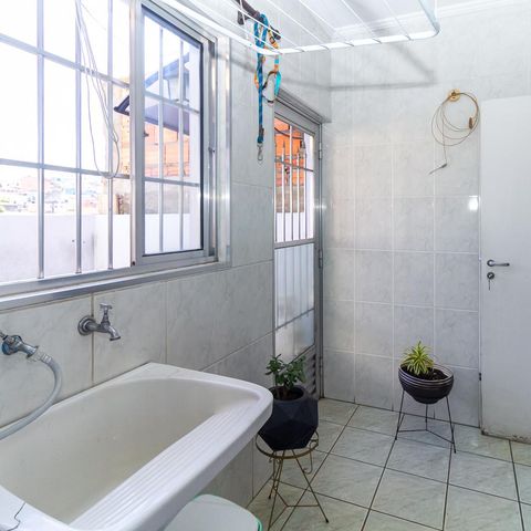 Casa à venda com 220m², 4 quartos e 4 vagas Casa à venda com 220m², 4 quartos e 4 vagasÁrea de Serviço