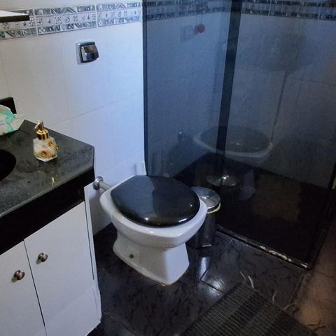 Casa à venda com 298m², 4 quartos e 3 vagasBanheiro
