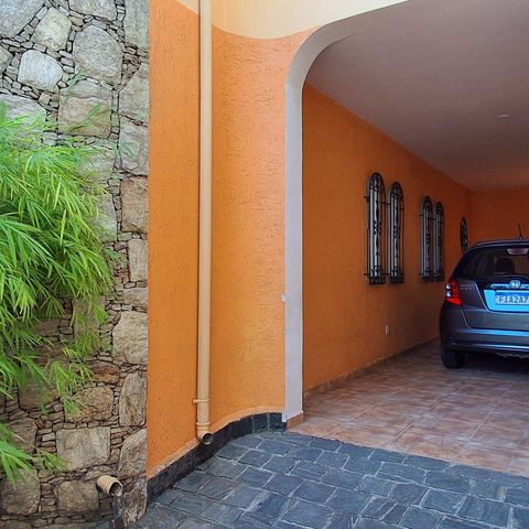 Casa à venda com 298m², 4 quartos e 3 vagasGaragem