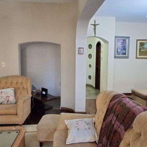 Casa à venda com 298m², 4 quartos e 3 vagasSala