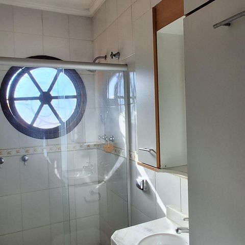 Casa à venda com 298m², 4 quartos e 3 vagasBanheiro 3