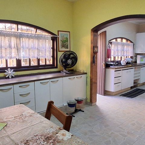 Casa à venda com 298m², 4 quartos e 3 vagasCozinha