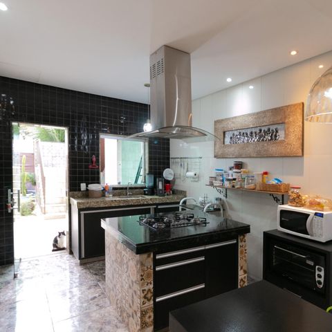 Casa à venda com 318m², 4 quartos e 3 vagasCozinha