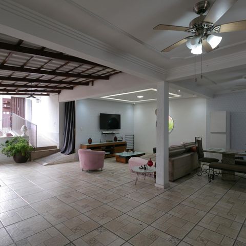 Casa à venda com 318m², 4 quartos e 3 vagasCobertura - Sala/cozinha