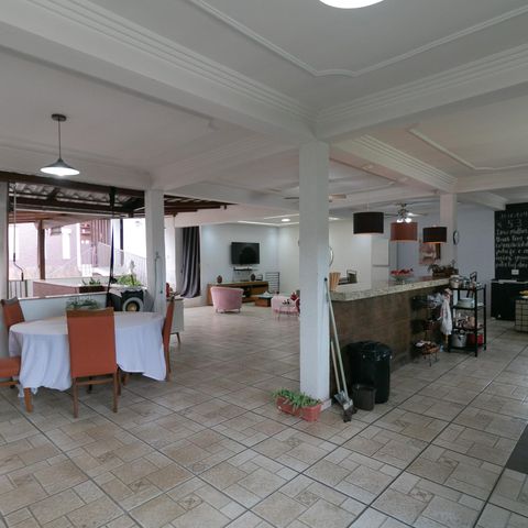 Casa à venda com 318m², 4 quartos e 3 vagasCobertura - Sala/cozinha