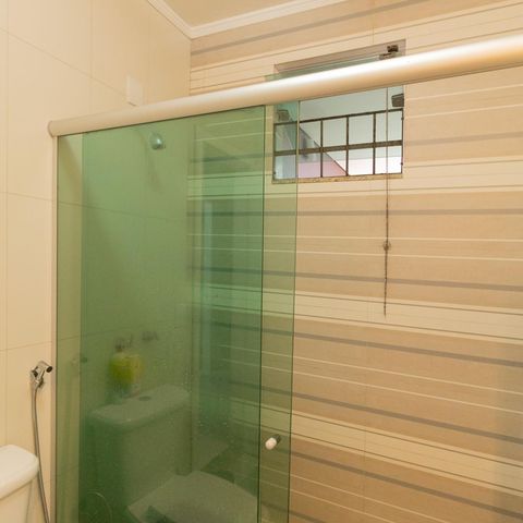 Casa à venda com 318m², 4 quartos e 3 vagasBanheiro 2