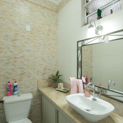 Casa à venda com 318m², 4 quartos e 3 vagasBanheiro da Cobertura - Sala/cozinha