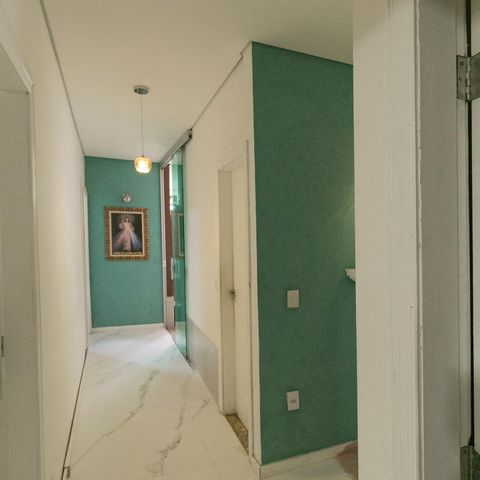 Casa à venda com 318m², 4 quartos e 3 vagasCorredor