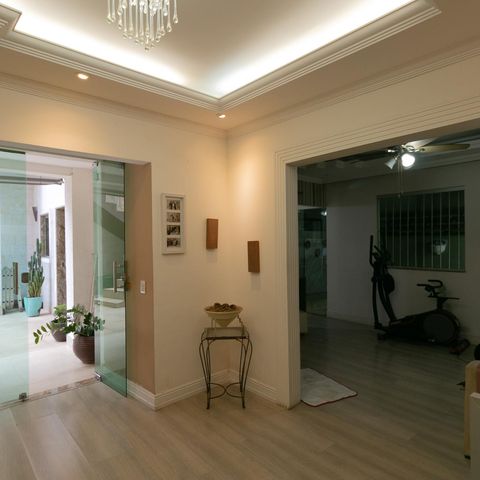 Casa à venda com 318m², 4 quartos e 3 vagasCorredor