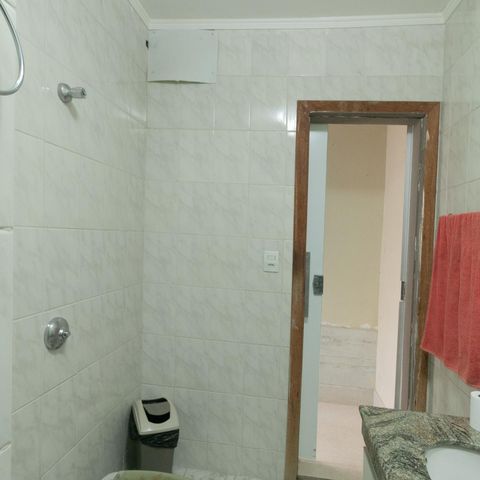 Casa à venda com 318m², 4 quartos e 3 vagasBanheiro de Serviço