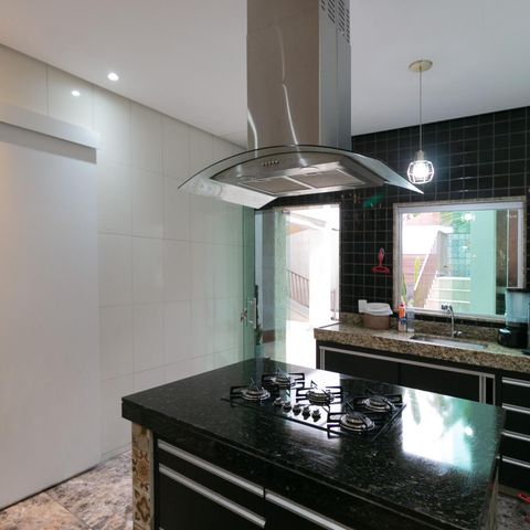 Casa à venda com 318m², 4 quartos e 3 vagasCozinha