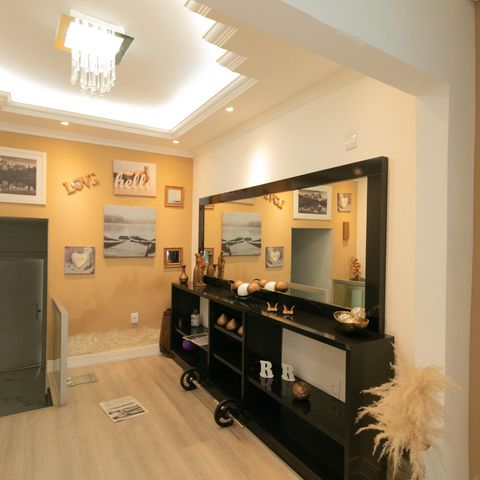 Casa à venda com 318m², 4 quartos e 3 vagasCorredor