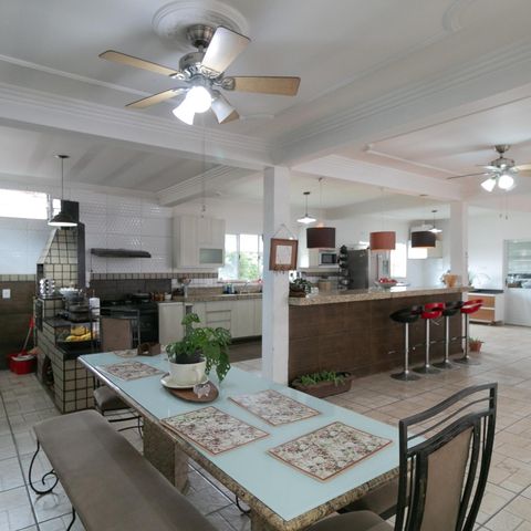 Casa à venda com 318m², 4 quartos e 3 vagasCobertura - Sala/cozinha
