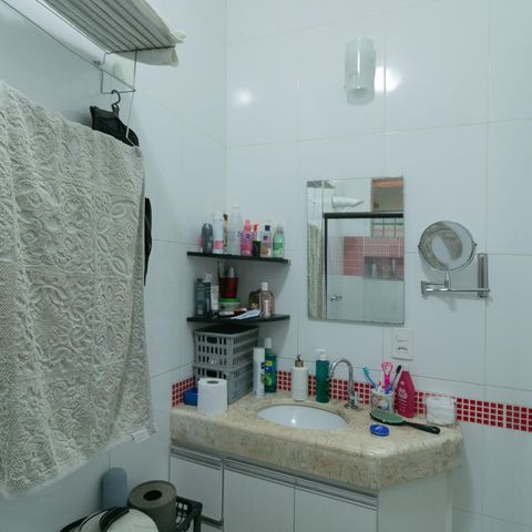 Casa à venda com 318m², 4 quartos e 3 vagasBanheiro