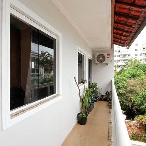 Casa de condomínio à venda com 300m², 4 quartos e 4 vagas Casa de condomínio à venda com 300m², 4 quartos e 4 vagasVaranda Quarto suíte 3 e 4
