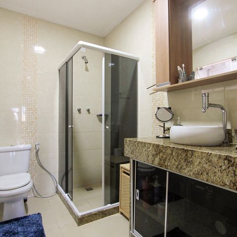 Casa de condomínio à venda com 300m², 4 quartos e 4 vagas Casa de condomínio à venda com 300m², 4 quartos e 4 vagasBanheiro Quarto suíte 3