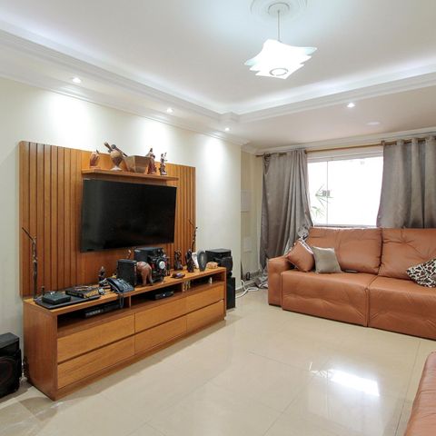Casa de condomínio à venda com 300m², 4 quartos e 4 vagas Casa de condomínio à venda com 300m², 4 quartos e 4 vagasSala