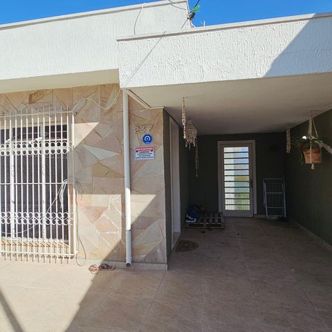 Casa à venda com 300m², 4 quartos e 3 vagas Casa à venda com 300m², 4 quartos e 3 vagasGaragem