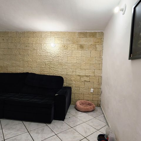 Casa à venda com 300m², 4 quartos e 3 vagas Casa à venda com 300m², 4 quartos e 3 vagasSala de TV