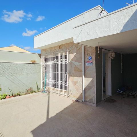 Casa à venda com 300m², 4 quartos e 3 vagas Casa à venda com 300m², 4 quartos e 3 vagasGaragem