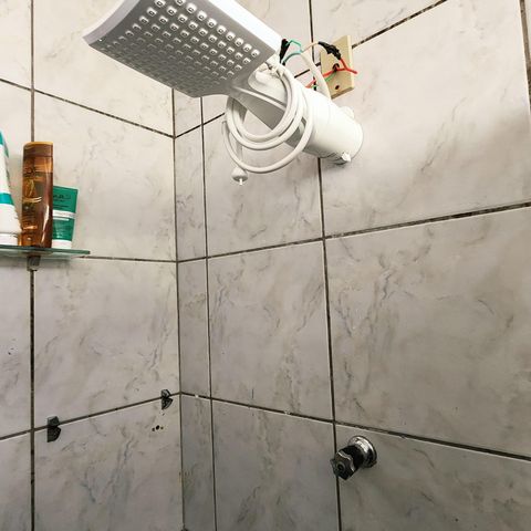 Casa à venda com 300m², 4 quartos e 3 vagas Casa à venda com 300m², 4 quartos e 3 vagasBanheiro de Serviço