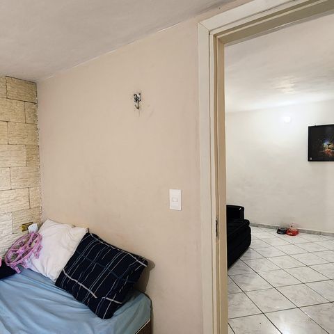 Casa à venda com 300m², 4 quartos e 3 vagas Casa à venda com 300m², 4 quartos e 3 vagasQuarto 2