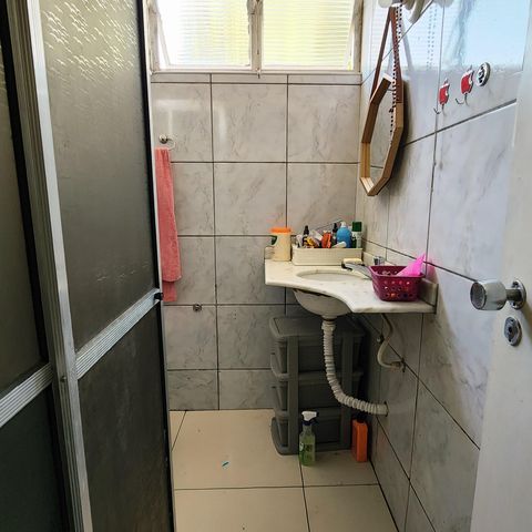 Casa à venda com 300m², 4 quartos e 3 vagas Casa à venda com 300m², 4 quartos e 3 vagasBanheiro de Serviço